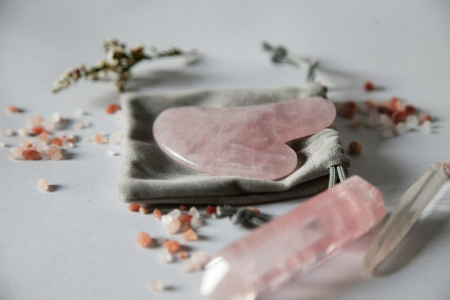 Gua sha en quartz rose